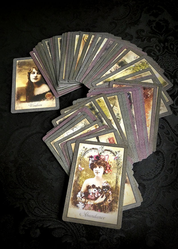 Vintage Wisdom Oracle