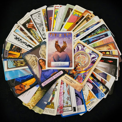 Collection de Cartes de Tarot et d'Oracle (50 cartes) en Velours Rose