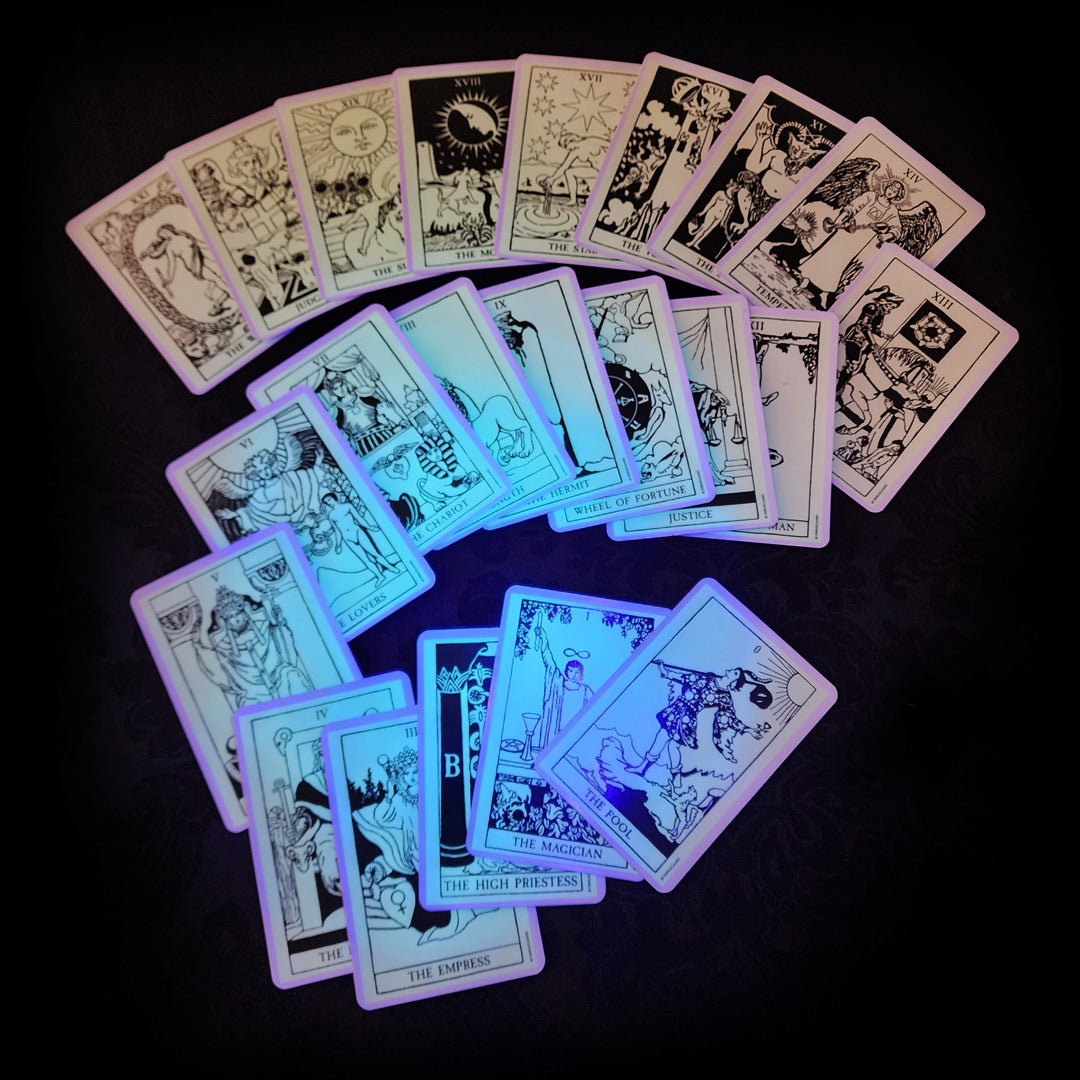 Glow In The Dark Tarot: 22 Major Arcana Cards First Edition