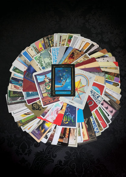 Collection mixte de cartes de Tarot et d'Oracle Velours bleu 100 cartes