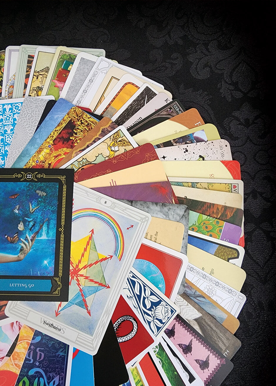 Collection mixte de cartes de Tarot et d'Oracle Velours bleu 100 cartes