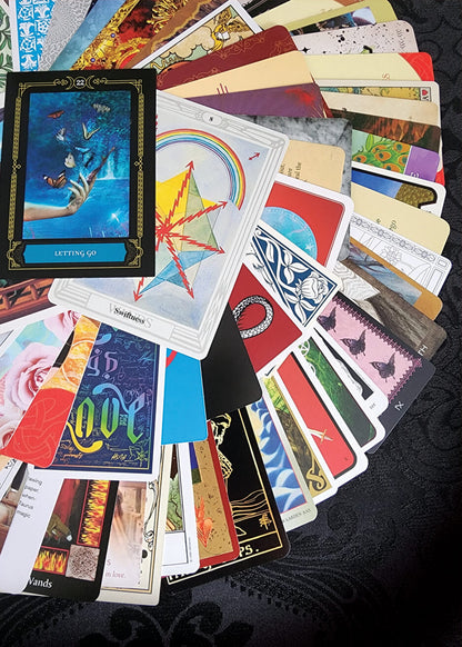 Collection mixte de cartes de Tarot et d'Oracle Velours bleu 100 cartes