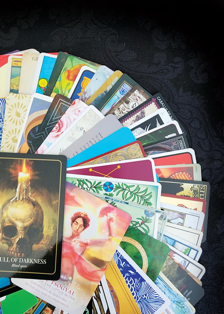 Mixed Tarot and Oracle Card Collection Silver Velvet 100 cards