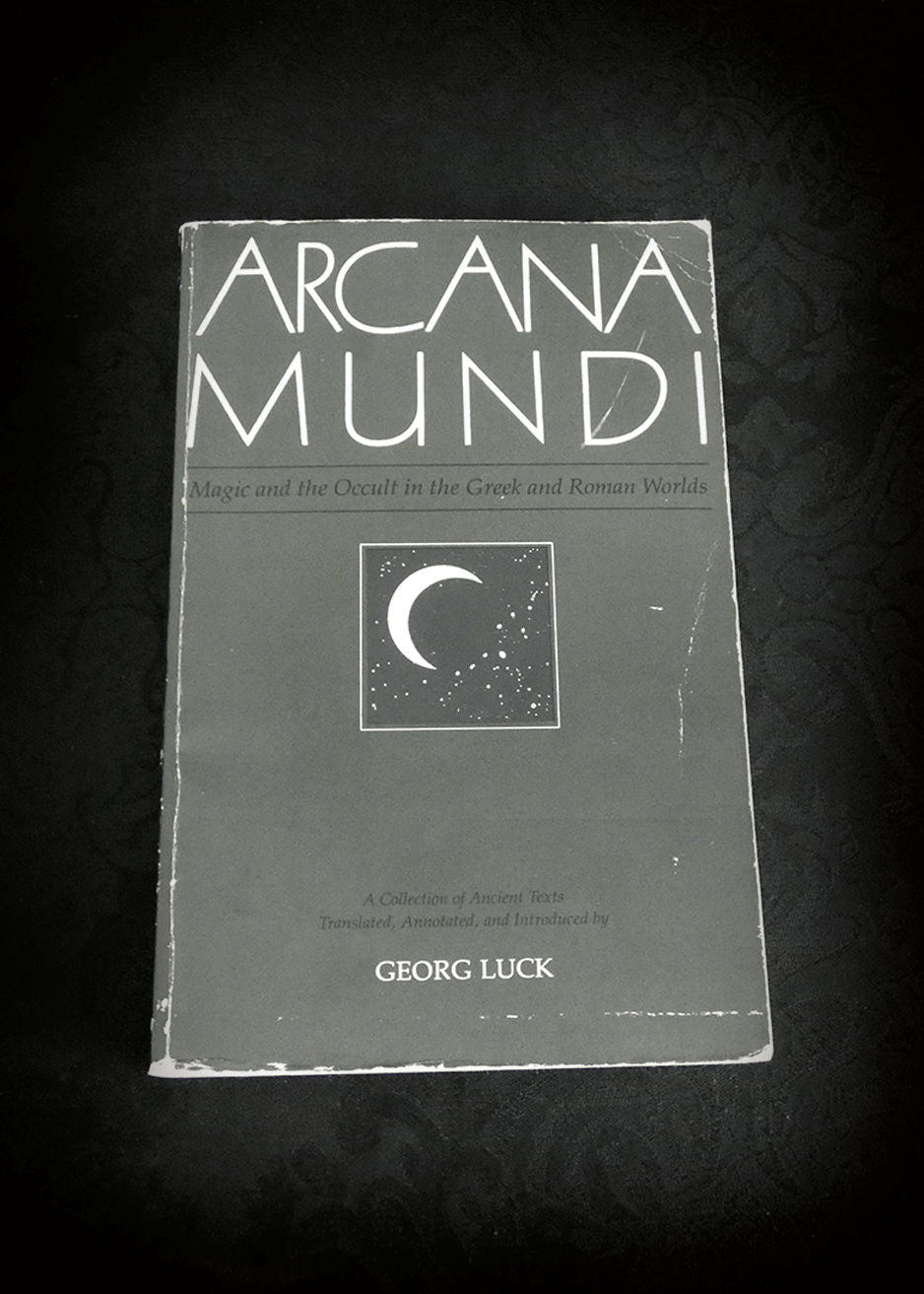 Arcana Mundi