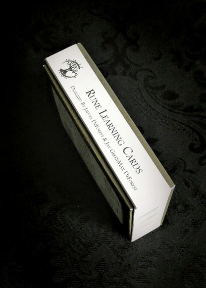 Série de cartes pédagogiques Living Magick Cartes pédagogiques sur les runes