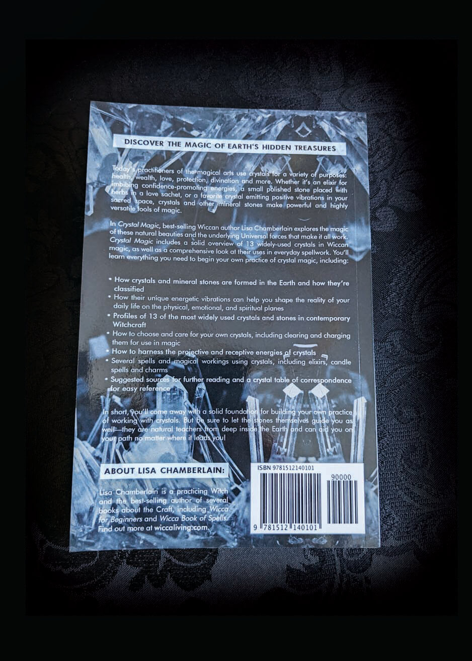 La Magie des Cristaux Wicca : Un guide du débutant pour pratiquer la magie des cristaux wiccane, avec des sorts de cristaux simples